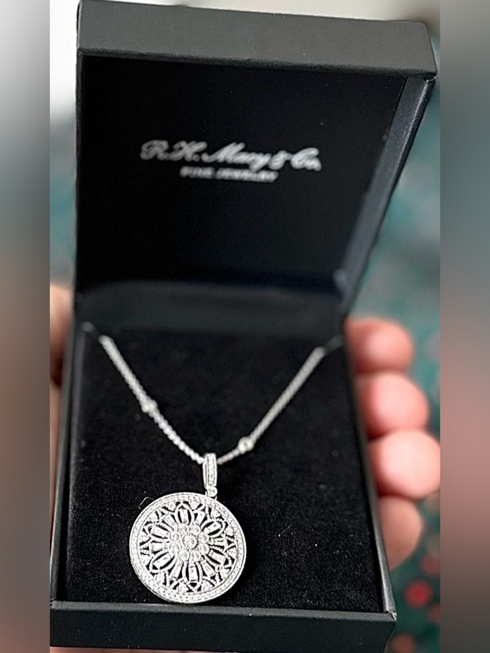 Effy 14K White Gold 1 CT Diamond Filigree Medallion Pendant Necklace NWOT